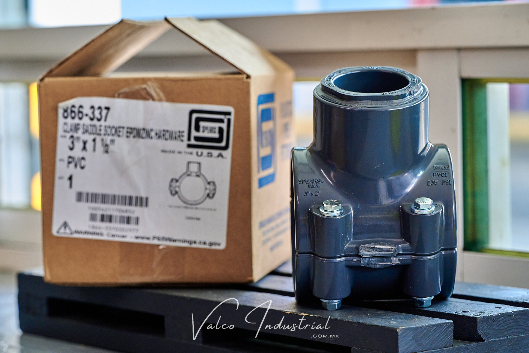 Spears 866-333C: Morsetto A Sella Per CPVC 3x1/2, Con Ferramenta Inclusa